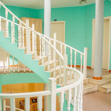 The Golden Rooster Hostel Tirana Exterior photo
